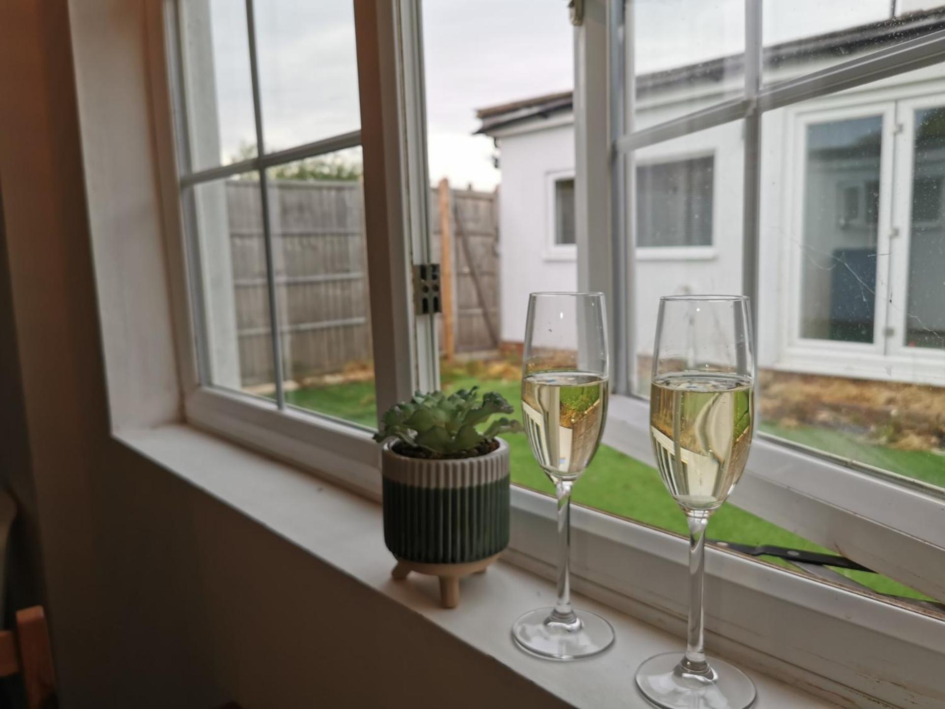 Cosy Studio In Havant! Near A3 And Staunton Country Park Extérieur photo